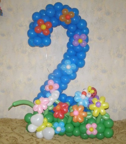 Як зробити цифру 2 на день народження з кульок