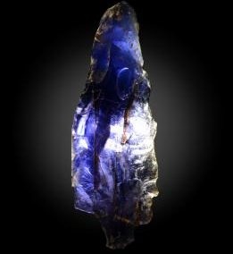 Камінь иолит або кордиерит, магічні і лікувальні властивості