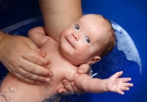 Перше купання новонародженого, мам-рада