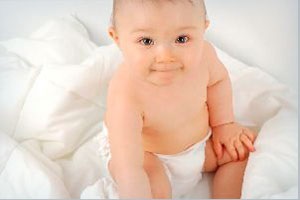 Дитина молодше 6 місяців намагається сісти - коли висаджувати новонародженого, як навчити дитину