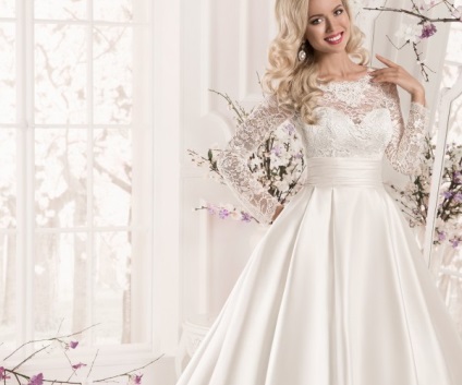 Весільна сукня силуету принцеса з мереживним болеро в Барнаулі