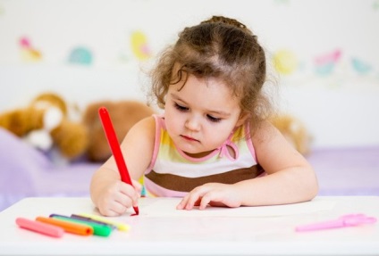 Як навчити дитину писати