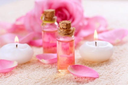 Рожеве масло властивості, користь і застосування масла троянди