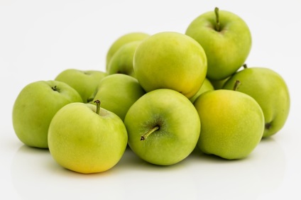Як квасити яблука в домашніх умовах - 3 покрокових рецепта