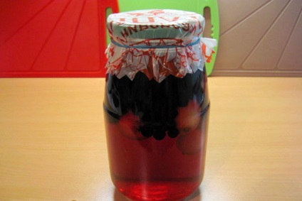 Компот з ранетки на зиму - рецепти напою з додаванням слив, вишні і черноплодки, приготування