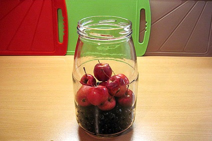 Компот з ранетки на зиму - рецепти напою з додаванням слив, вишні і черноплодки, приготування