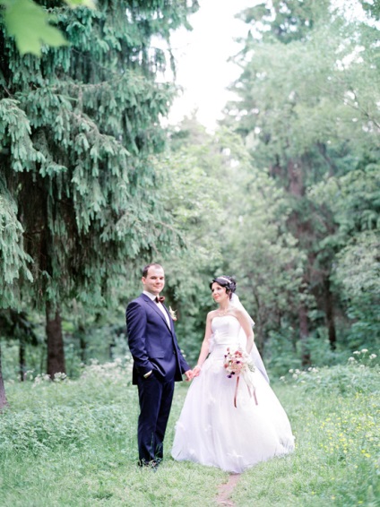 Маша і рома - богемно-лісова весілля в чернично-пудрових тонах - max koliberdin
