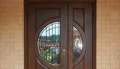Вікна та двері в будинку