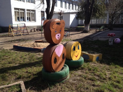 Пеньки з очима recycle art кишинівського дитячого садка