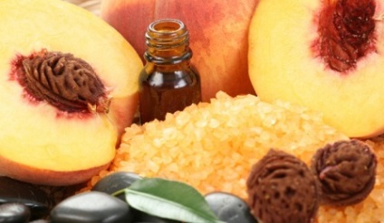 Властивості і способи застосування персикового масла для обличчя і тіла