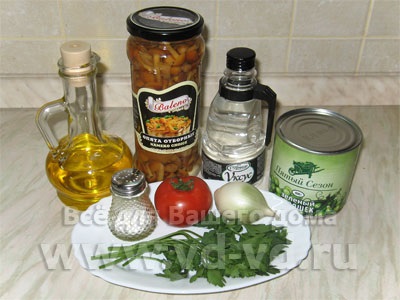 Фото рецепт салату з грибами, помідорами і горошком, все для вашого будинку