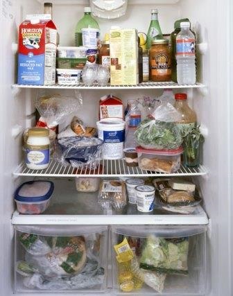 Як позбутися від запаху в холодильнику швидко в домашніх умовах