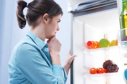 Як прибрати неприємний запах з холодильника в домашніх умовах способи