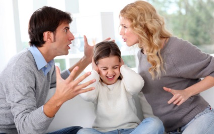 Як пояснити дитині розлучення батьків і що говорити при цьому