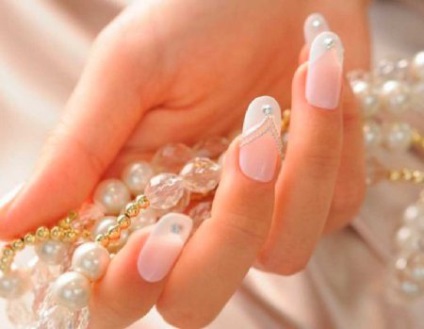 Чому на нігтях з'являються білі плями матеріали для нарощування нігтів