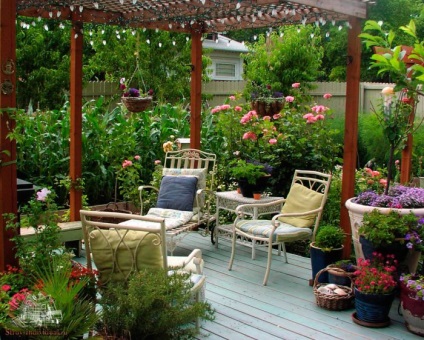 20 Чудових ідей облаштування маленького двору, які перетворять його в місце чудесного відпочинку