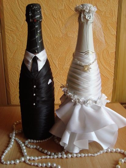 Ніжне і яскраве весільне оформлення з атласних стрічок