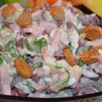 Салат обжорка з квасолею і помідорами - кращі рецепти до свята 2017