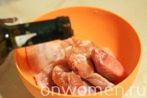 Курячі крильця в білому вині в духовці рецепт з фото