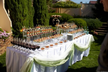 Вино на весілля, розбираємося в тонкощах поєднання вин і святкових страв