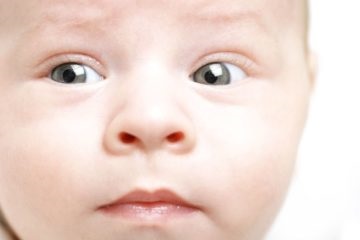 Неприємний запах з рота у новонародженого і немовляти причини