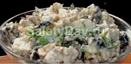 Салат берізка з курячим філе і чорносливом - традиції родом з минулого рецепт з фото і відео