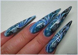 Дизайн нігтів гарний, модний, яскравий, сучасний