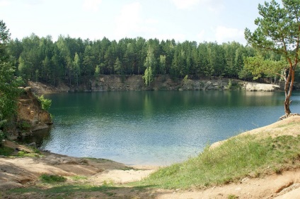 Озеро бірюзове (відпочинок та рибалка)