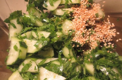 Рецепт огірковий салат до шашлику покроковий з фотографіями