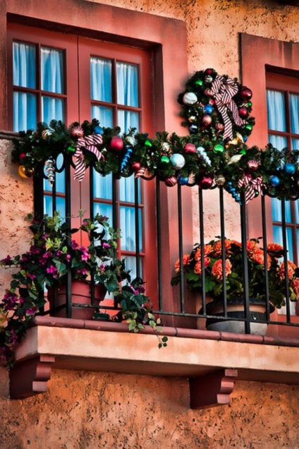 Ідеї, як прикрасити балкон до нового року