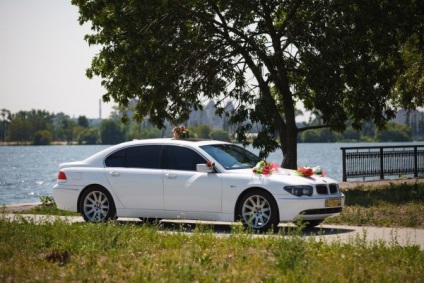 Машина на весілля - розкішний білий bmw 745i - прокат весільних автомобілів і прикраси для