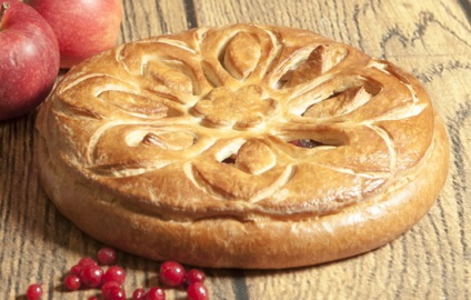 Рецепти дріжджового пирога з яблуками, секрети вибору інгредієнтів і