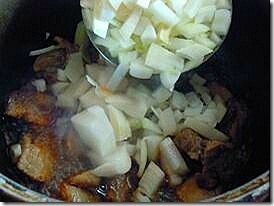 Тушкована картопля з м'ясом рецепт, смачно приготувати самим