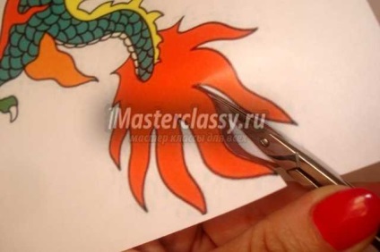 Аплікація з кольорового паперу «дракон»