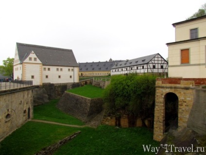 Кьонігштайн - неприступна фортеця-замок саксонської швейцарии