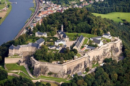 Фортеця Кенігштайн - неприступна цитадель