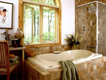 Дизайн ванної кімнати з вікном