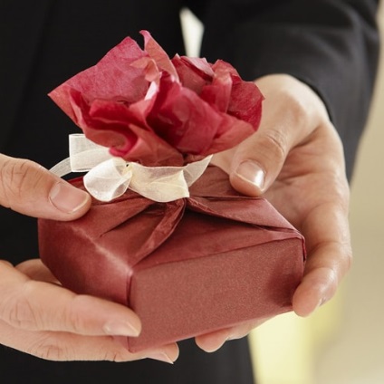 Як вибрати бізнес-подарунок, що і як дарувати - енциклопедія ідеї подарунків