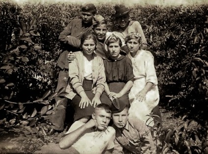 Молода гвардія якими були ці юнаки і дівчата, one of lady - журнал для жінок