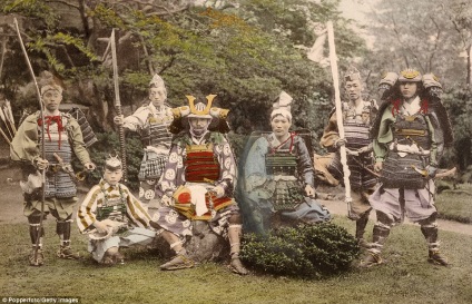 Рідкісні 130-літні фото, на яких самураї роблять харакірі