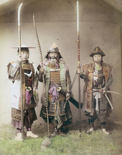 Рідкісні 130-літні фото, на яких самураї роблять харакірі
