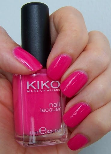 Незвичайний рожевий манікюр з фольгою для довгих нігтів, гарні нігті - додаток твого образу