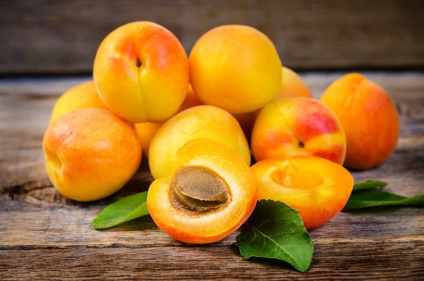 Безцінний дар природи - абрикосове масло для волосся
