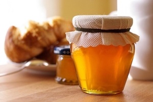 Рецепт здоров'я і відмінною фігури напій і суміш з імбиру з медом і лимоном
