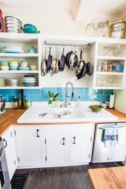 10 неочевидних місць для зберігання на кухні, про які всі забувають