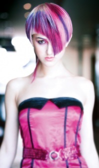 Макіяж для червоних зелених фіолетових рожевих бузкових волосся