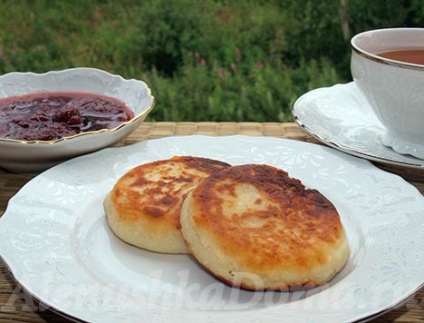 Сирники з сиру для дітей, рецепт приготування з фото