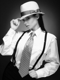 Краватки в жіночому гардеробі - суперечливий стиль