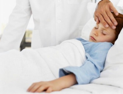 Яка температура при пневмонії, скільки тримається у дітей і дорослих