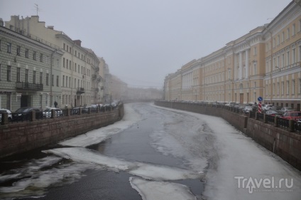 Санкт-Петербург, при невірному світлі